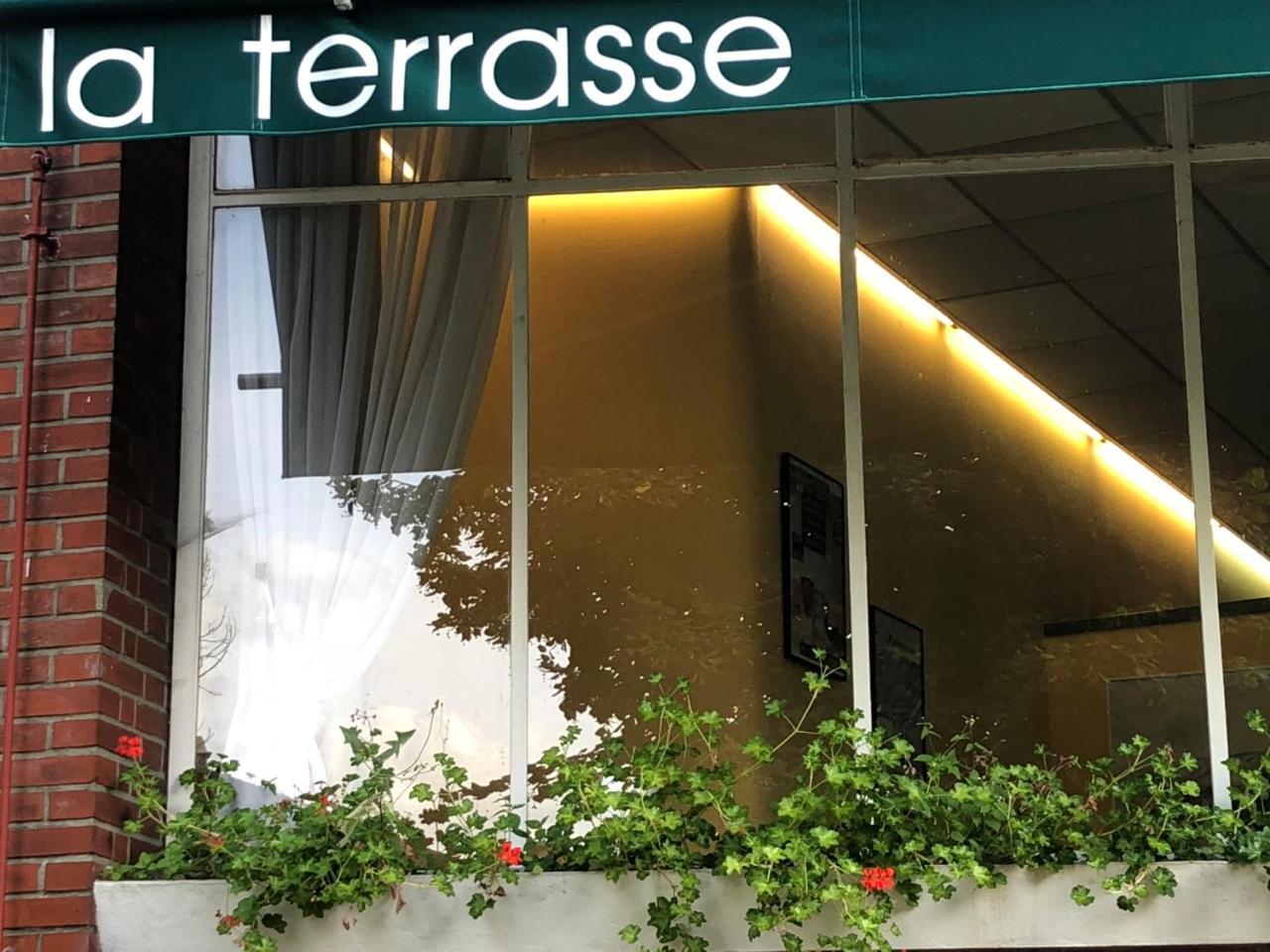 Logis Terrasse Hotel Lisieux Eksteriør billede