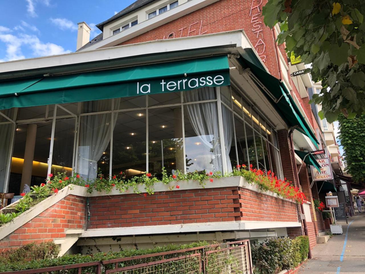 Logis Terrasse Hotel Lisieux Eksteriør billede