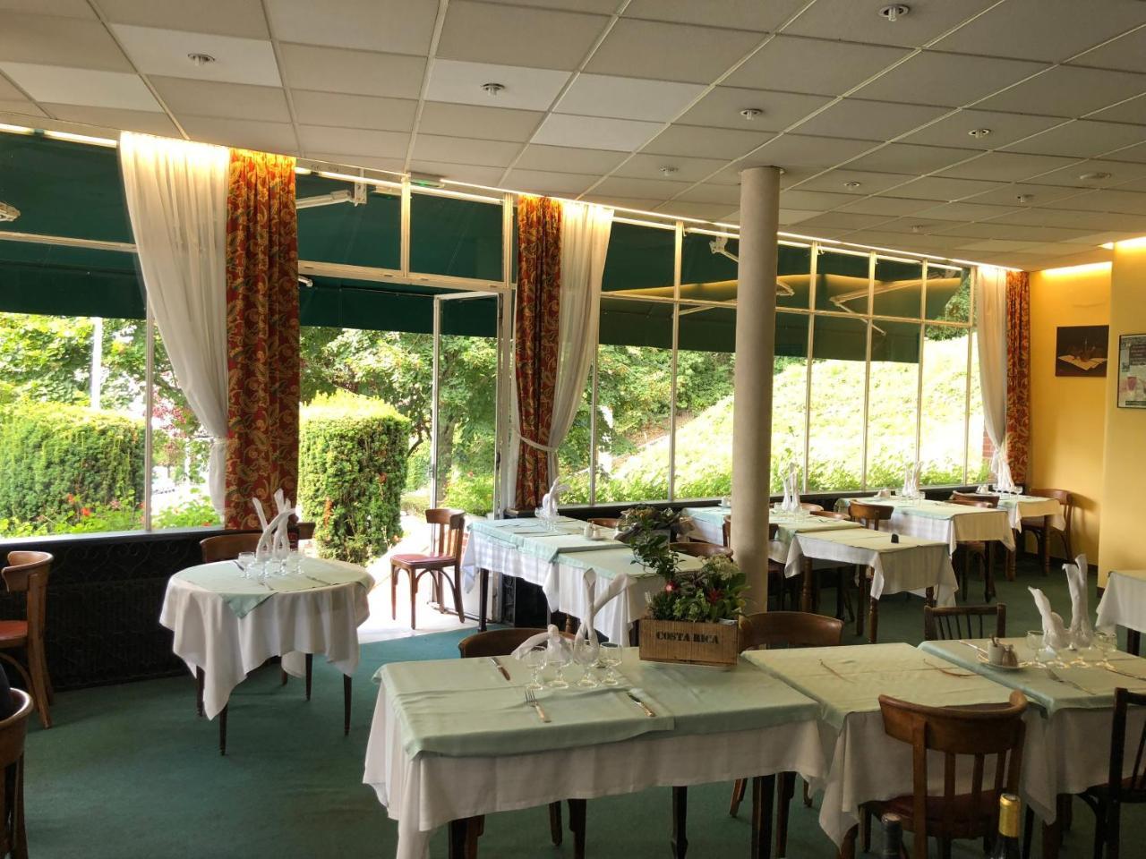 Logis Terrasse Hotel Lisieux Eksteriør billede